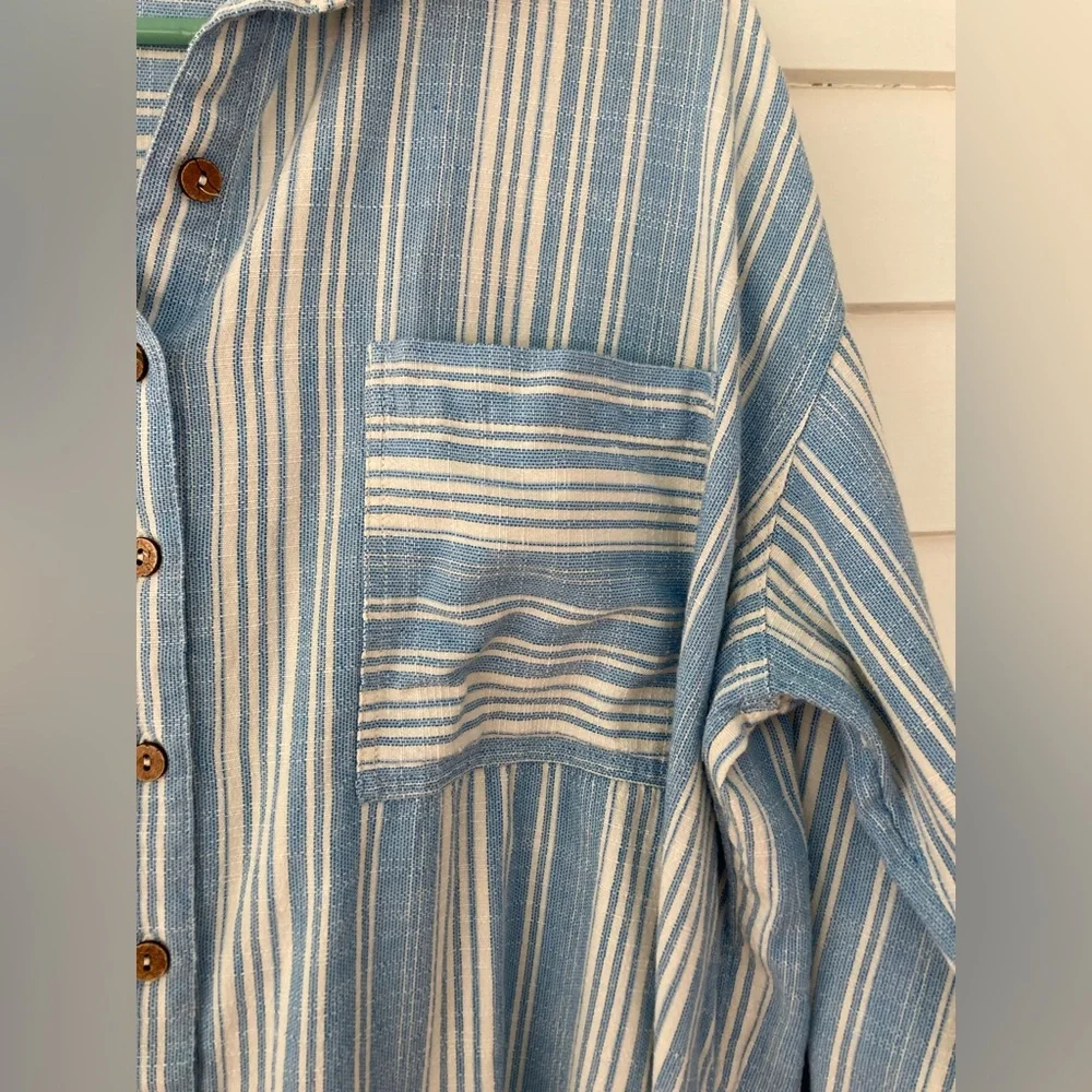 Billabong | In The Tide Oversized Button-Down Shirt Size Large - Picture 9 of 11